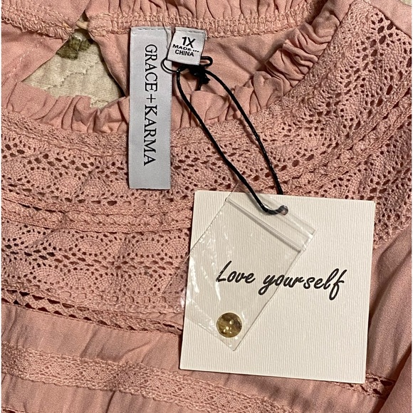 Flowy ruffled blouse - Picture 3 of 3